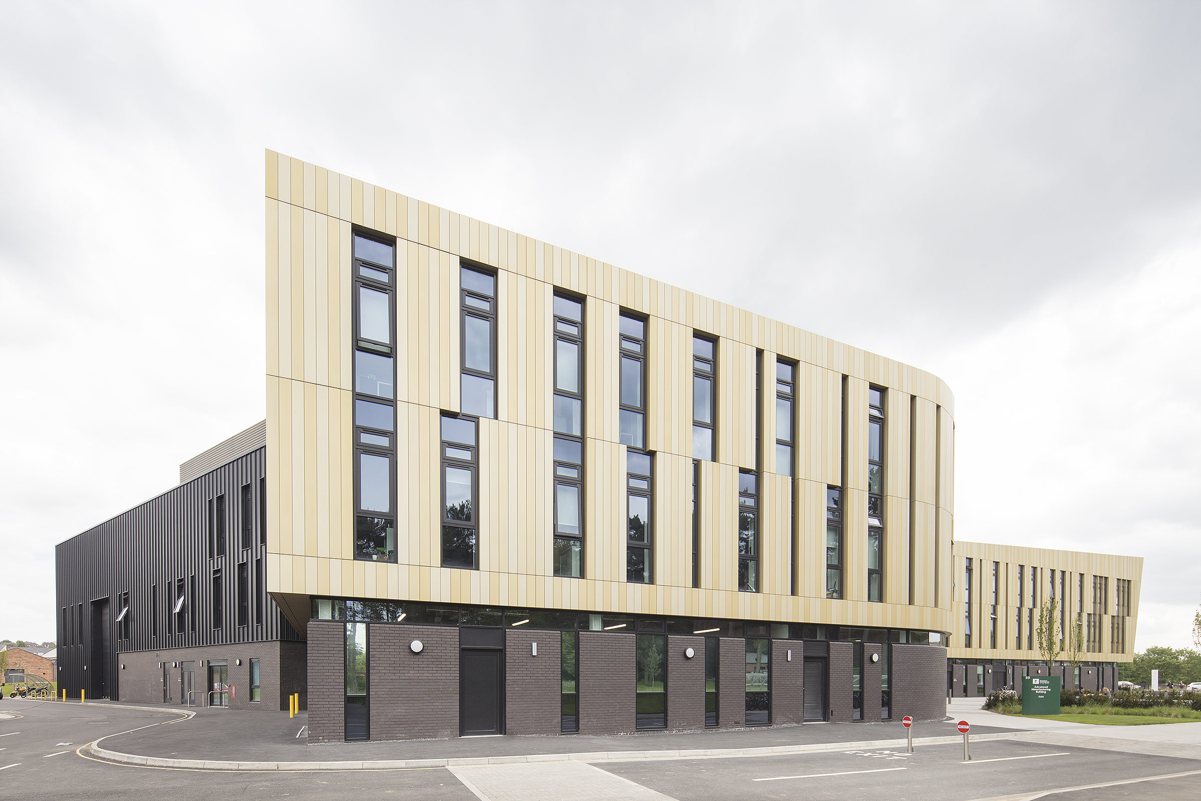 Smart Intelligent Facades for The University of Nottingham’s Advanced Manufacturing Building